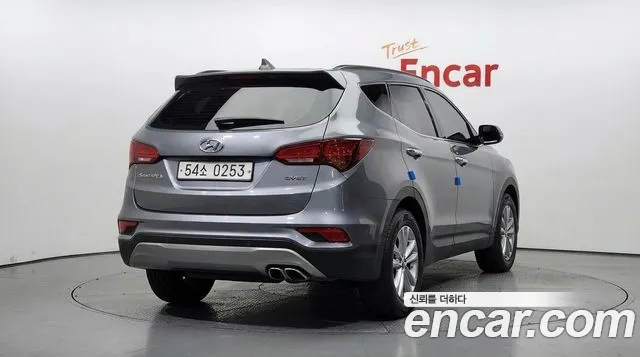 Hyundai Santa Fe 2016 thumb 2