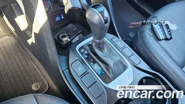 Hyundai Santa Fe 2016 thumb 9