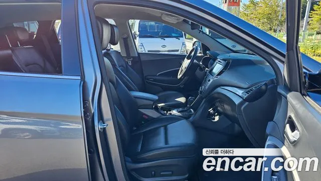 Hyundai Santa Fe 2016 thumb 12