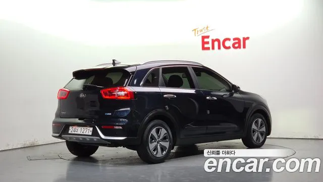 Kia Niro 2018 thumb 2