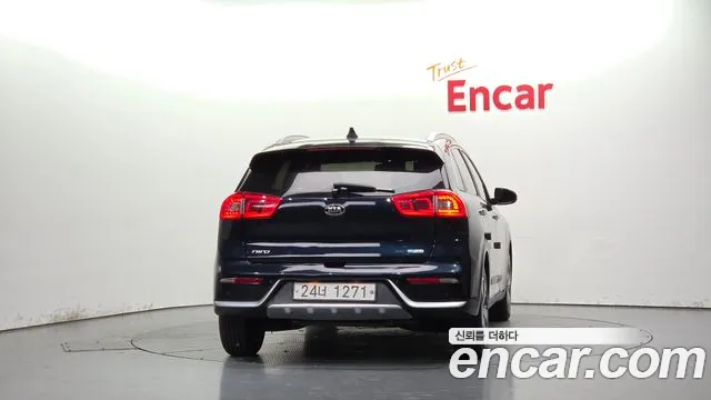 Kia Niro 2018 thumb 4