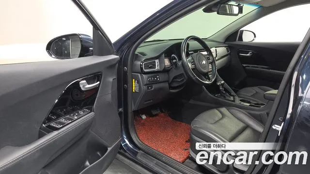 Kia Niro 2018 thumb 10