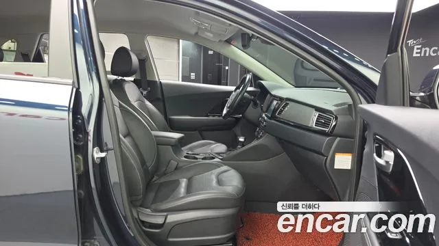 Kia Niro 2018 thumb 11