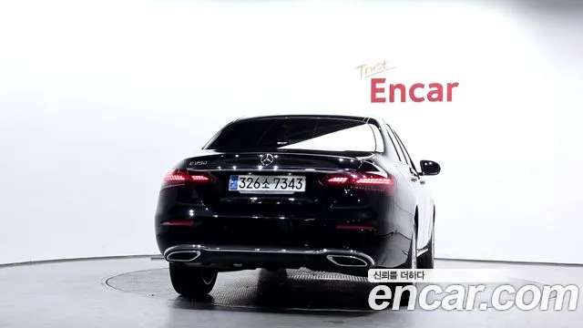 Mercedes-Benz E-Класс 2023 thumb 4