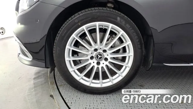 Mercedes-Benz E-Класс 2023 thumb 5