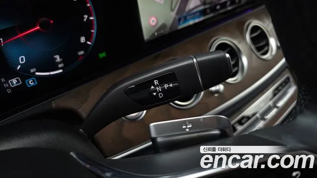 Mercedes-Benz E-Класс 2023 thumb 9