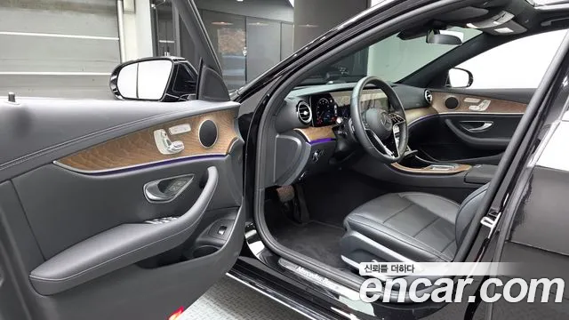 Mercedes-Benz E-Класс 2023 thumb 10