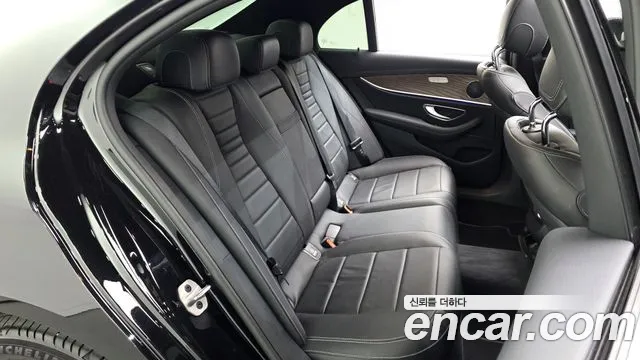 Mercedes-Benz E-Класс 2023 thumb 12