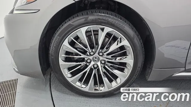 Lexus LS 2019 thumb 5