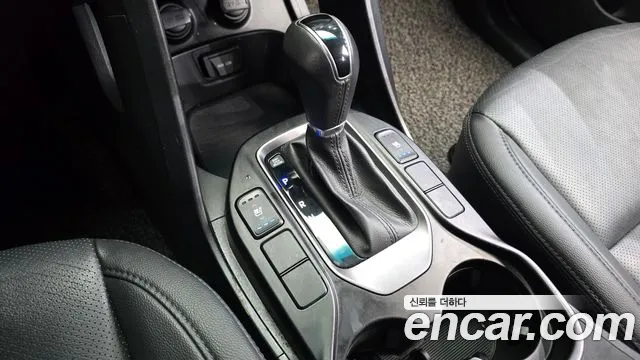 Hyundai Santa Fe 2015 thumb 9
