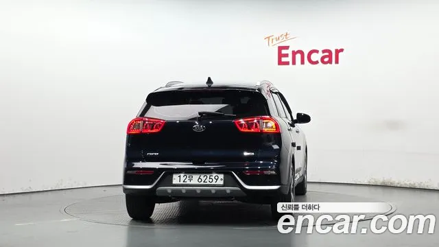 Kia Niro 2018 thumb 4