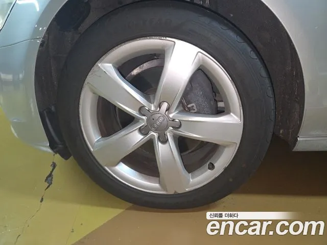 Audi A6 2014 thumb 5