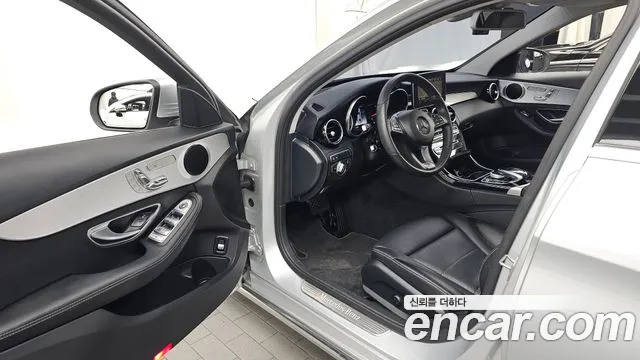 Mercedes-Benz C-Класс 2017 thumb 10
