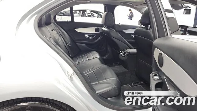Mercedes-Benz C-Класс 2017 thumb 12