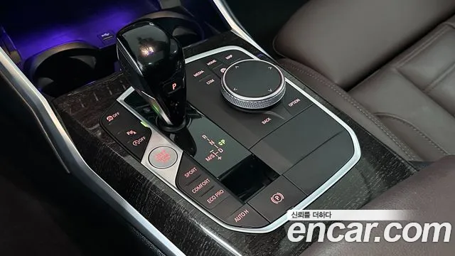 BMW 3-Series 2022 thumb 9