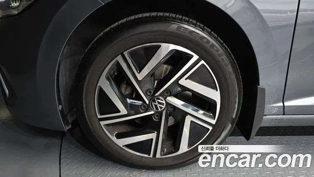 Volkswagen Jetta 2024 thumb 5