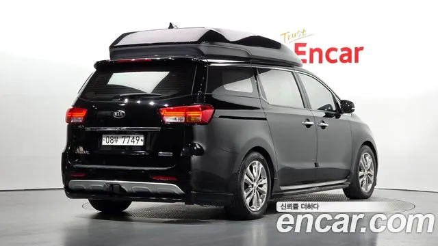 Kia Carnival 2017 thumb 2