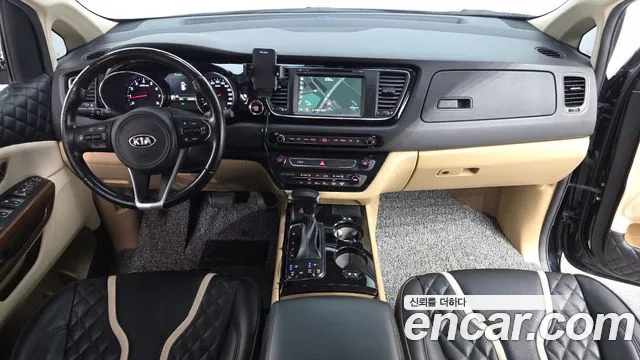 Kia Carnival 2017 thumb 7