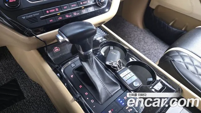 Kia Carnival 2017 thumb 9