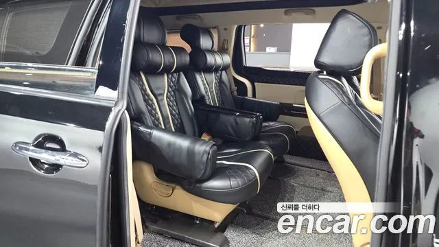 Kia Carnival 2017 thumb 12