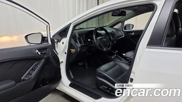 Kia K3 2013 thumb 10