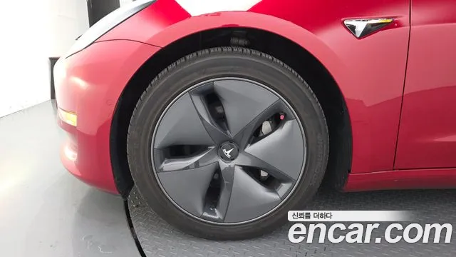 Tesla Model 3 2019 thumb 5