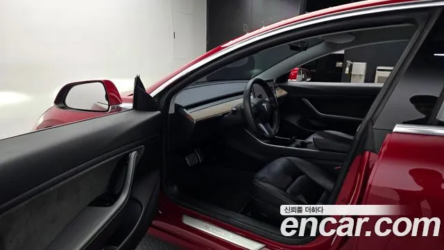 Tesla Model 3 2019 thumb 10
