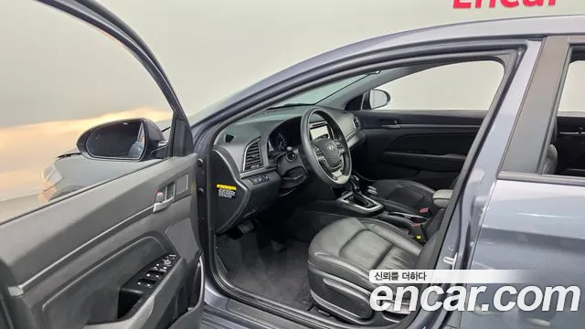 Hyundai Avante 2017 thumb 10