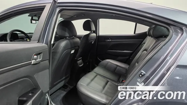 Hyundai Avante 2017 thumb 11