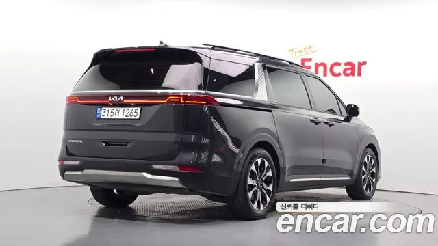 Kia Carnival 2021 thumb 2