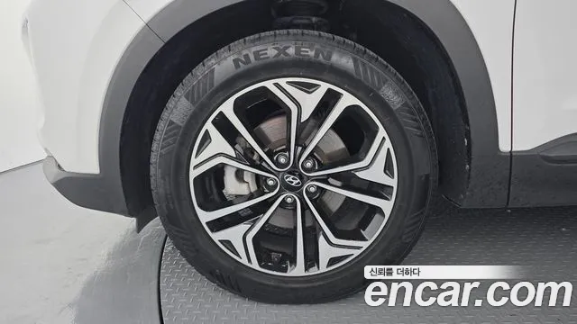 Hyundai Santa Fe 2018 thumb 5