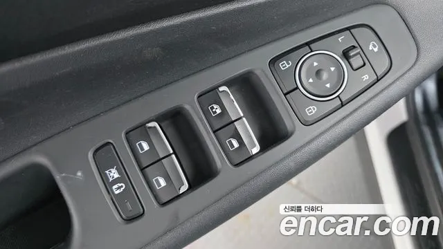 Hyundai Santa Fe 2018 thumb 11