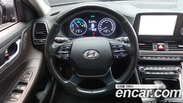 Hyundai Grandeur 2017 thumb 12