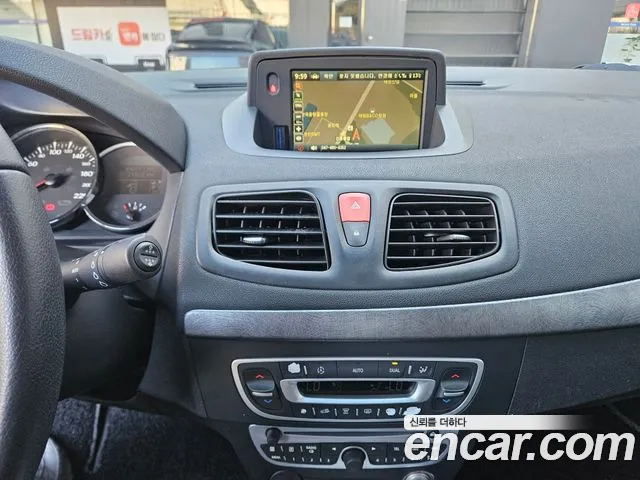 Renault-KoreaSamsung Fluence 2010 thumb 6