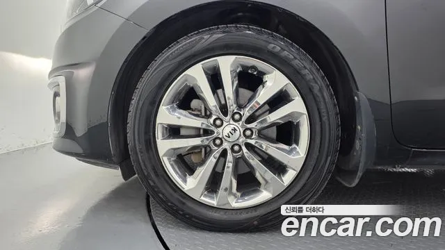 Kia Carnival 2016 thumb 5