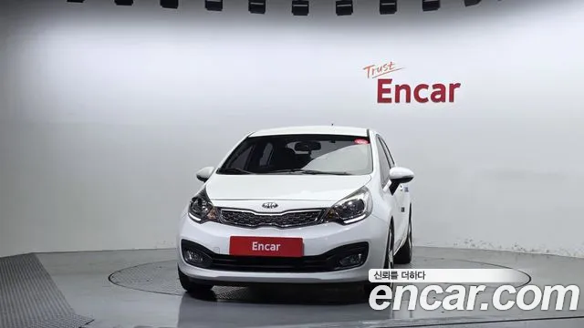 Kia Pride 2014 thumb 3