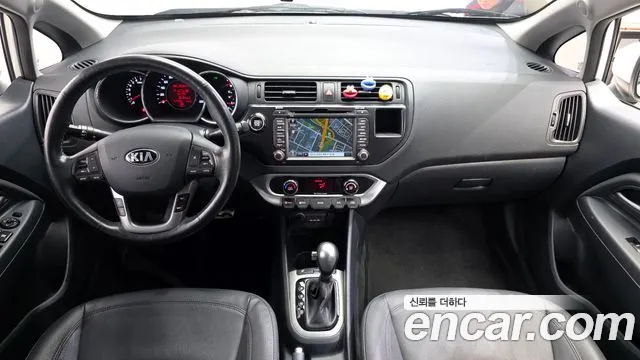 Kia Pride 2014 thumb 7