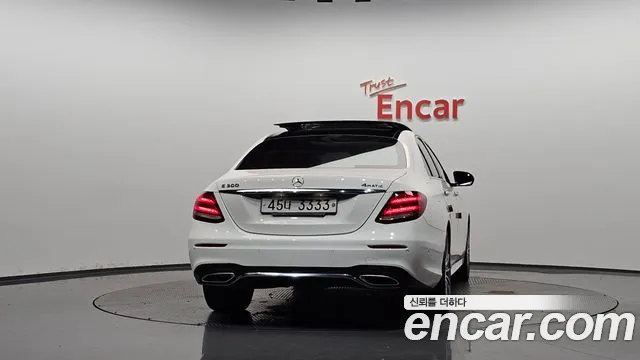 Mercedes-Benz E-Класс 2017 thumb 3