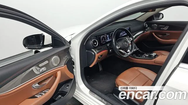 Mercedes-Benz E-Класс 2017 thumb 9