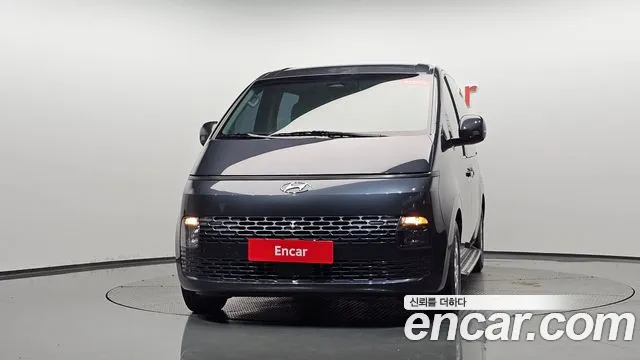 Hyundai Staria 2023 thumb 2