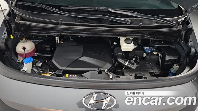 Hyundai Staria 2023 thumb 5