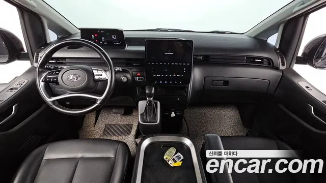 Hyundai Staria 2023 thumb 6