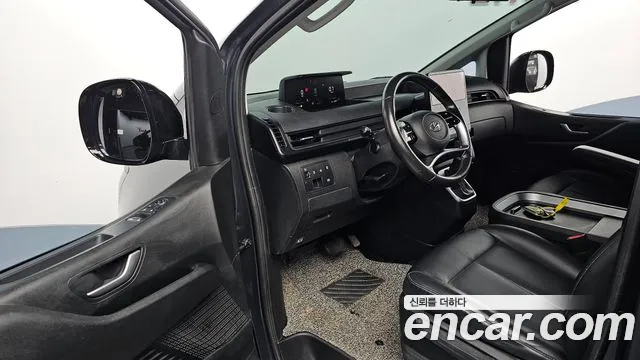 Hyundai Staria 2023 thumb 9