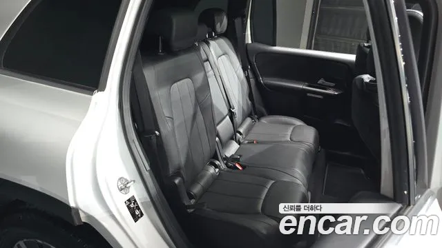 Mercedes-Benz GLB 2021 thumb 12