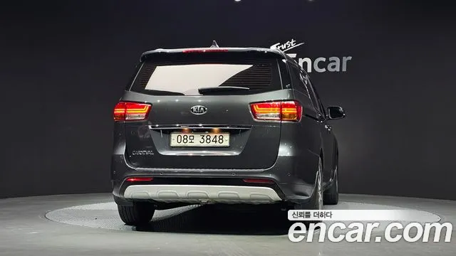 Kia Carnival 2018 thumb 4