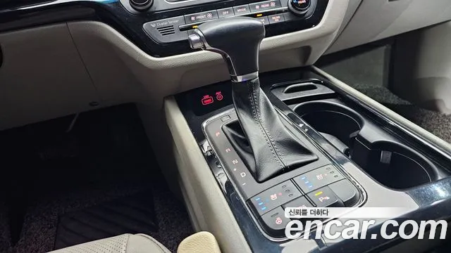 Kia Carnival 2018 thumb 9