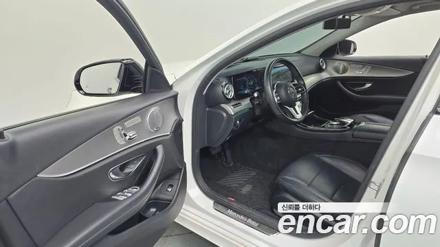 Mercedes-Benz E-Класс 2018 thumb 9