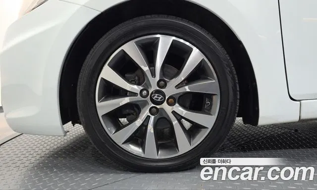 Hyundai Accent 2012 thumb 5