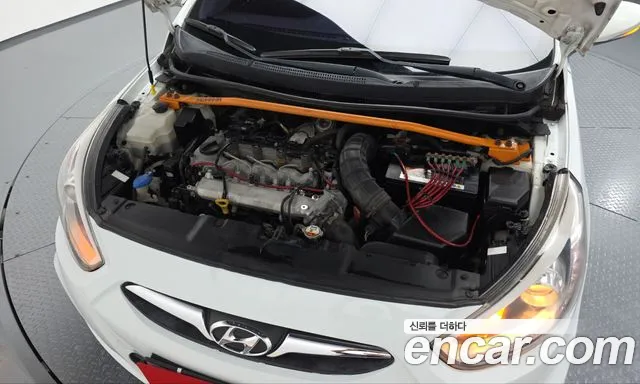 Hyundai Accent 2012 thumb 6