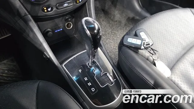 Hyundai Accent 2012 thumb 9